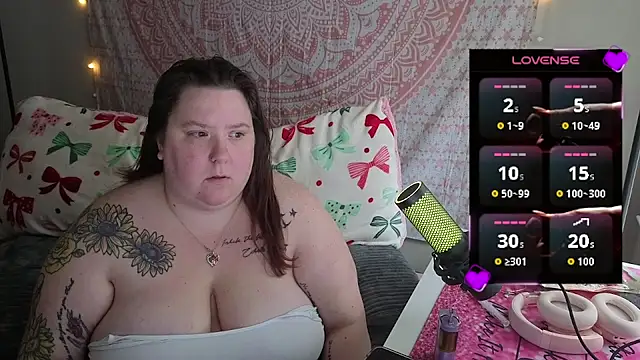 brookenicole3003 online show from April 29, 2026, 1:48 pm