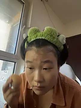 Snapshot of Fengbaby-555 chatting on November 25, 2025, 5:51 am Fengbaby-555 online show from November 25, 2025, 5:51 am