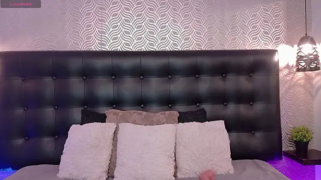 NaiaraMasson  online show from March 14, 2026, 12:10 pm