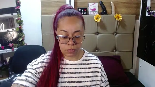 MIA  SPENCER online show from October 6, 2025, 5:10 pm