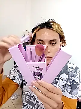 kittymutant99 online show from November 20, 2025, 1:11 pm