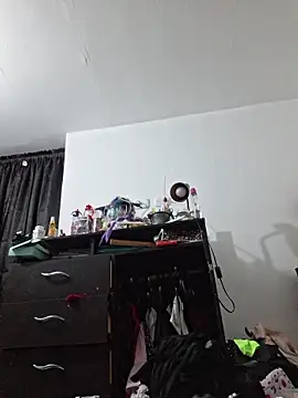 carolinerue online show from February 22, 2026, 4:13 am