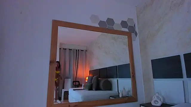 Susanna Cute online show from October 20, 2025, 1:11 pm