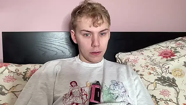 Snapshot of scottishtwink01 chatting on October 11, 2025, 11:09 am scottishtwink01 online show from October 11, 2025, 11:09 am