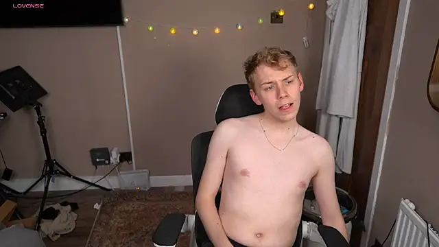 scottishtwink01 online show from July 8, 2026, 8:57 pm