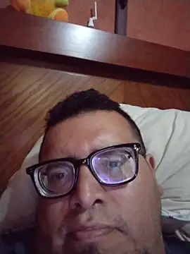 Santiagoqro85 online show from November 27, 2025, 1:07 am