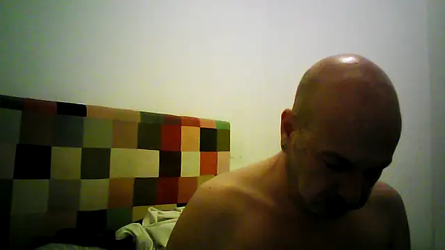 Snapshot of tuplaceroll chatting on October 28, 2025, 12:47 am tuplaceroll online show from October 28, 2025, 12:47 am