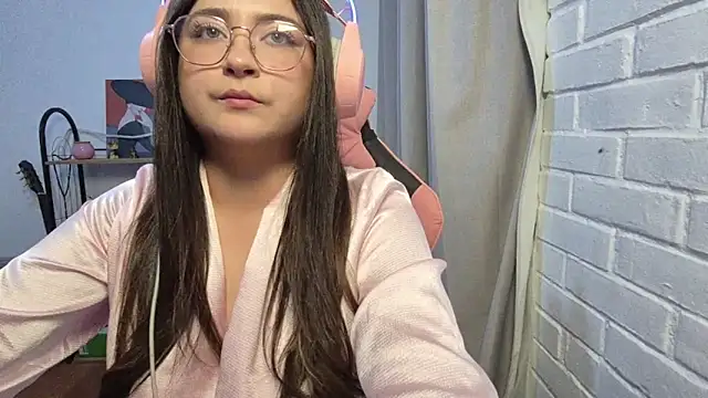 valentinauwu online show from March 31, 2026, 6:14 am