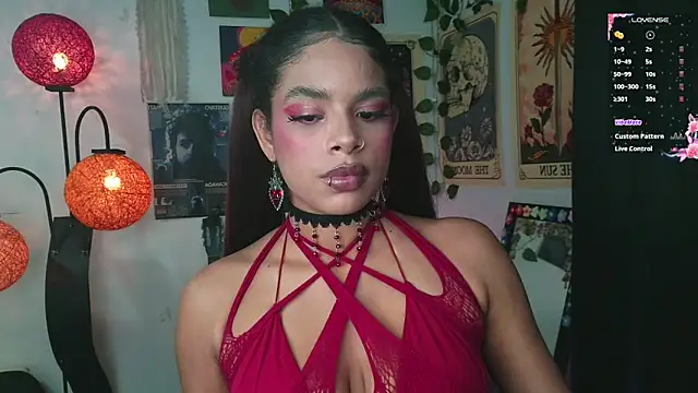 Snapshot of Raven_luv chatting on September 19, 2025, 1:18 am Raven luv online show from September 19, 2025, 1:18 am