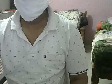 Famit025 online show from February 9, 2026, 5:50 pm