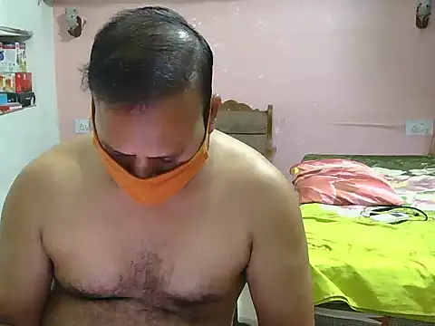 Famit025 online show from May 27, 2026, 5:04 am