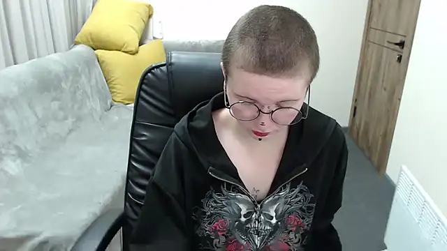 Snapshot of Nika_Snow chatting on October 14, 2025, 8:04 am Nika Snow online show from October 14, 2025, 8:04 am