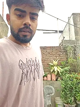 soniriyaa010101 online show from April 8, 2026, 8:58 am