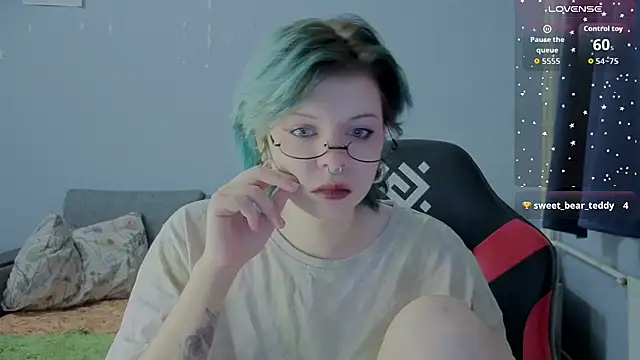 Alice Zev online show from September 30, 2025, 6:46 pm