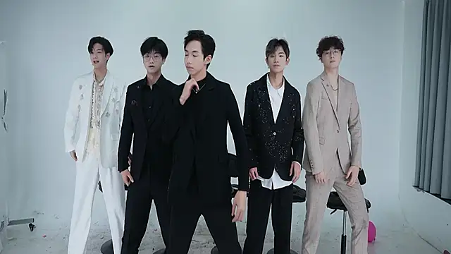 JL-sweetbaby1 online show from October 31, 2025, 12:06 pm