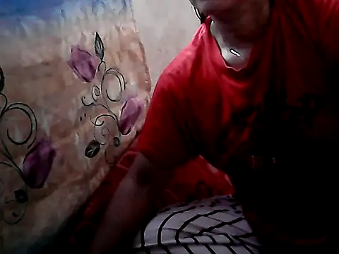 yoursPinayMama1682 online show from September 25, 2025, 1:42 am