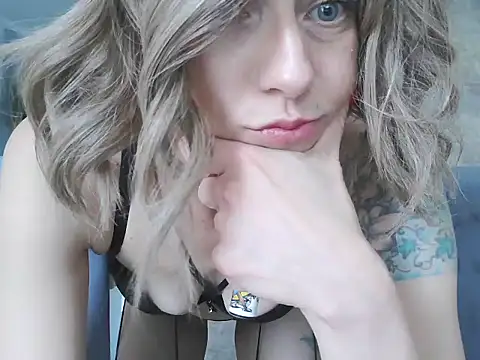 MadMadelin online show from September 22, 2025, 1:35 pm