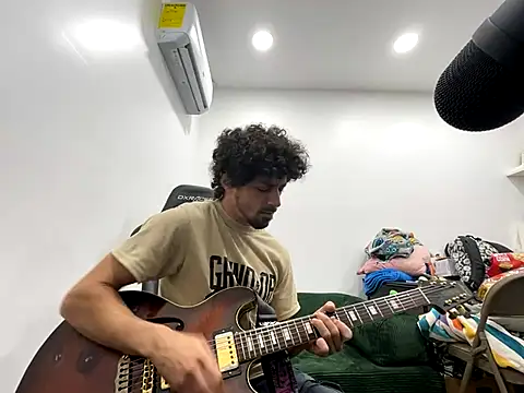 Snapshot of Stringin69 chatting on November 30, 2025, 8:13 pm Stringin69 online show from November 30, 2025, 8:13 pm