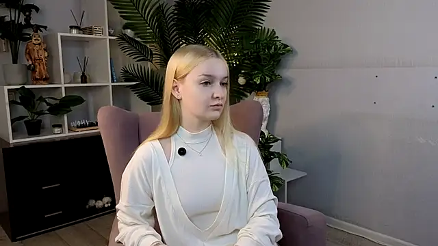 Snapshot of KrishnaSimmons chatting on September 11, 2025, 9:53 am KrishnaSimmons online show from September 11, 2025, 9:53 am