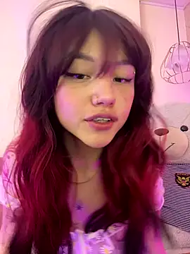 april bennett online show from September 17, 2025, 1:02 pm