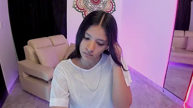 Candy fox 19 online show from March 23, 2026, 2:21 pm