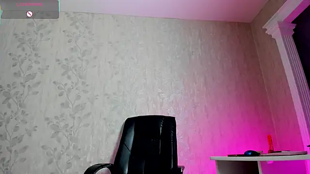 dark summer online show from December 2, 2025, 7:57 am