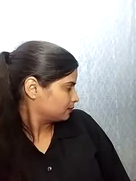 Snapshot of Hot-Pooja25 chatting on February 3, 2026, 8:52 am Hot-Pooja25 online show from February 3, 2026, 8:52 am