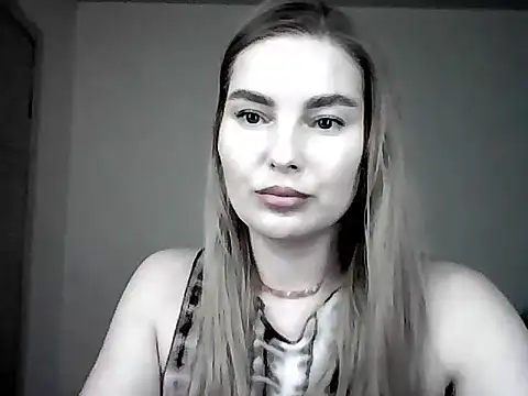 Zeriellee online show from May 13, 2026, 1:30 pm