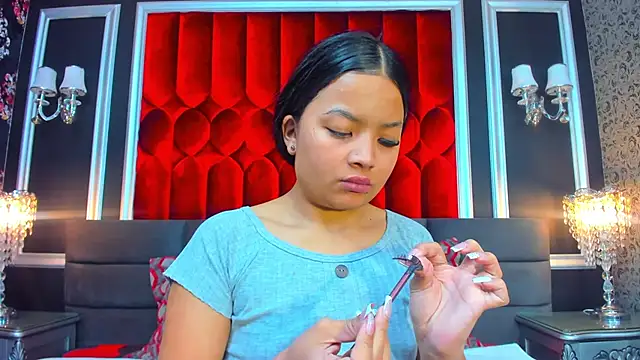 SharonBonet online show from November 12, 2025, 11:43 am