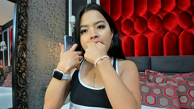 SharonBonet online show from November 30, 2025, 4:38 am