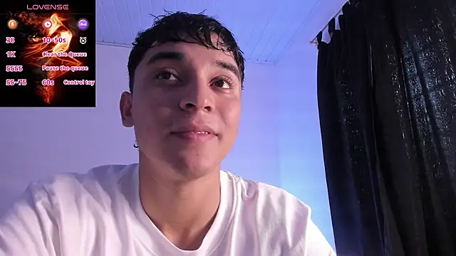 Snapshot of Austin_Cardieff_ chatting on October 27, 2025, 8:02 pm Austin Cardieff online show from October 27, 2025, 8:02 pm