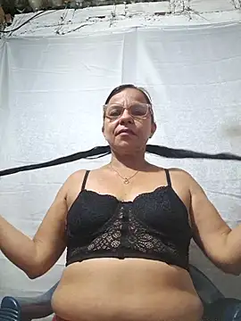 Lucerito-Hot online show from April 8, 2026, 1:11 pm