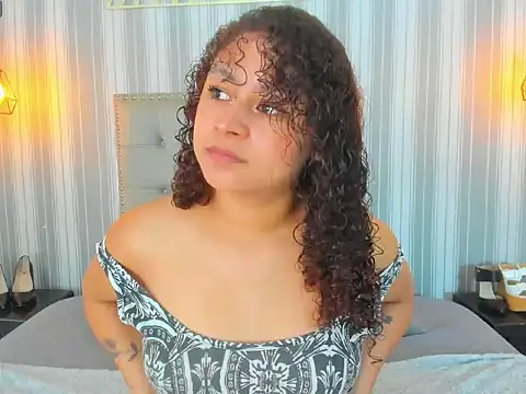 Sofiapassionne online show from February 24, 2026, 3:21 pm