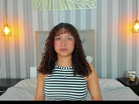 Snapshot of Sofiapassionne chatting on June 4, 2026, 1:50 pm Sofiapassionne online show from June 4, 2026, 1:50 pm