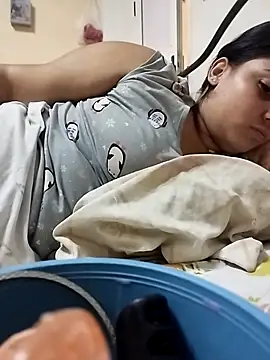 Snapshot of merylinbebe chatting on October 8, 2025, 8:28 pm merylinbebe online show from October 8, 2025, 8:28 pm