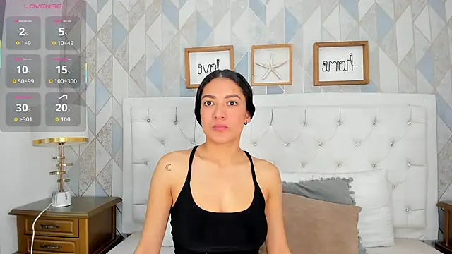 Skylerwhite02 online show from January 5, 2026, 8:01 pm