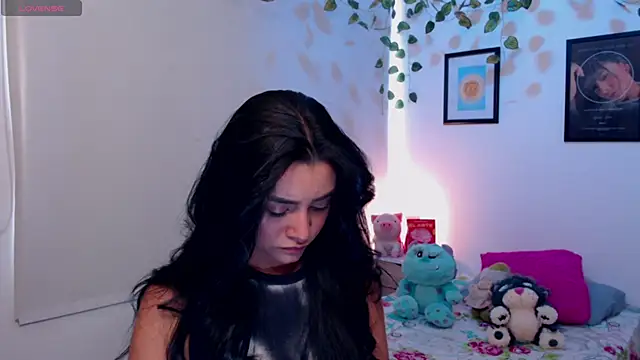 MarilynWhite  online show from October 14, 2025, 5:58 pm