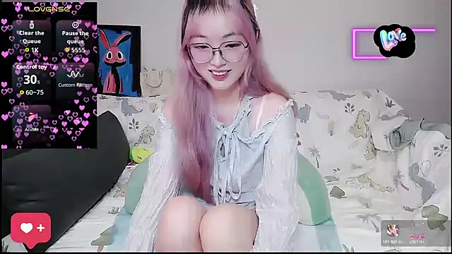 baby-yaya20 online show from October 19, 2025, 8:42 pm