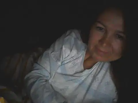 Avelinii online show from May 13, 2026, 2:42 am