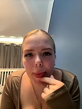 Snapshot of prettycocomae chatting on September 10, 2025, 2:50 pm prettycocomae online show from September 10, 2025, 2:50 pm