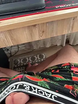 dicksmallll online show from September 30, 2025, 1:16 pm