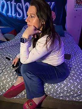 shortywidaphatty online show from November 1, 2025, 12:18 pm