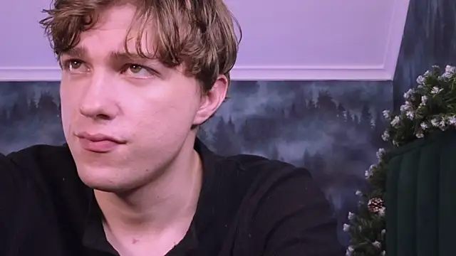 MarkShot  online show from December 4, 2025, 5:32 pm