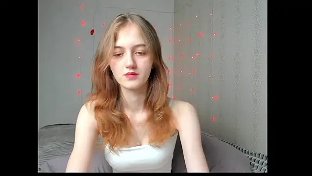 dreamy pollyyy online show from May 16, 2026, 7:45 pm