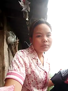 Huyen x online show from April 18, 2026, 1:42 am