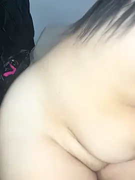 Yasmine  Hayat online show from October 29, 2025, 3:58 pm