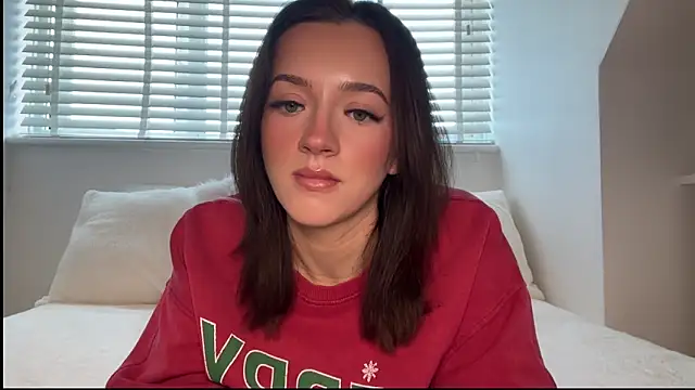 misstressmiaa online show from December 19, 2025, 2:13 pm