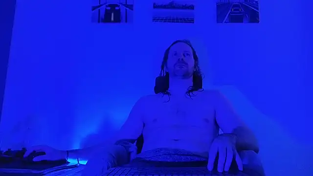 Snapshot of AlbinoAdonis chatting on October 1, 2025, 8:37 pm AlbinoAdonis online show from October 1, 2025, 8:37 pm