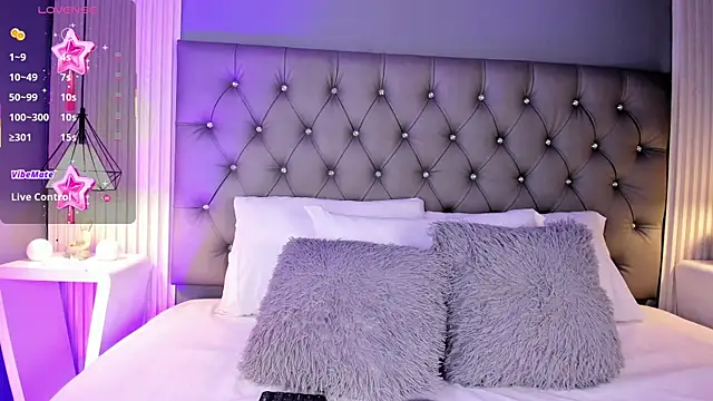 LunaBloomn online show from March 19, 2026, 5:06 pm