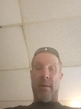 Mrdano0000 online show from October 28, 2025, 4:31 pm